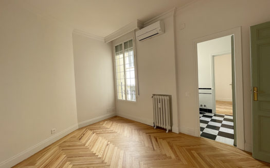 Ref: 36991 . Edificio Clásico