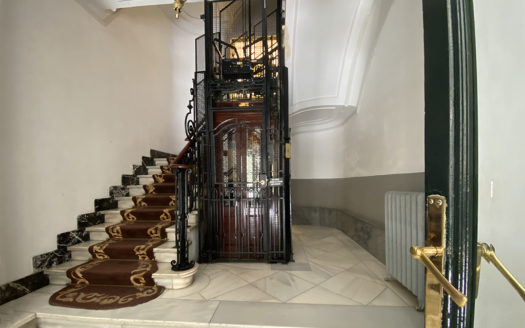 Ref: 36991 . Edificio Clásico