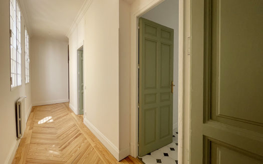 Ref: 36991 . Edificio Clásico