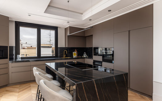 Ref: 44606 . Ático con dos terrazas