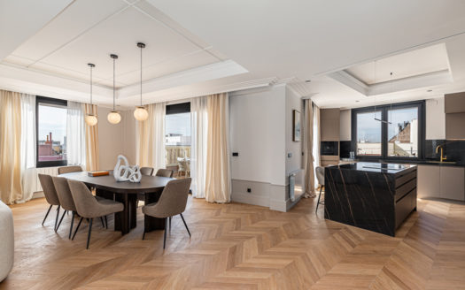 Ref: 44606 . Ático con dos terrazas