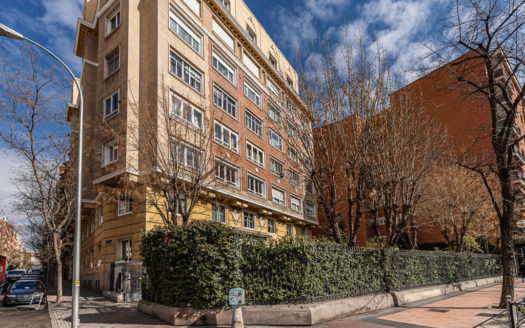 Ref: 44606 . Ático con dos terrazas