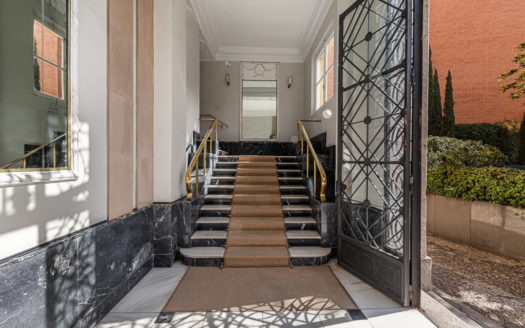 Ref: 44606 . Ático con dos terrazas