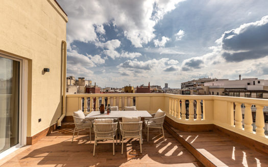 Ref: 44606 . Ático con dos terrazas