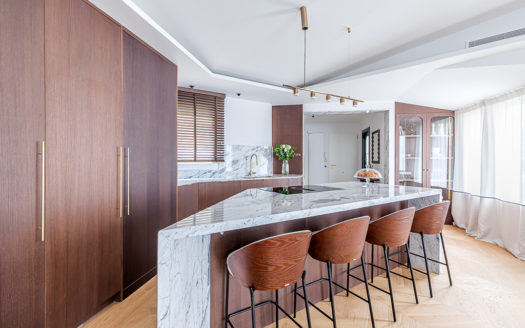 Ref: 46385 . Ático en esquina