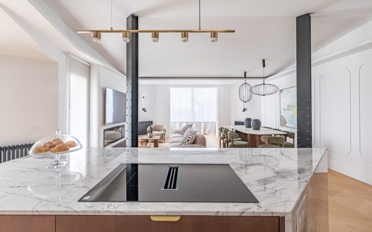 Ref: 46385 . Ático en esquina