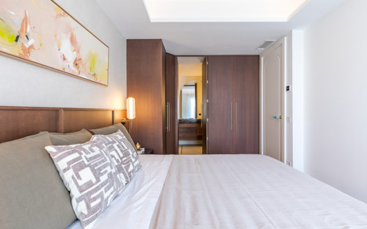 Ref: 46385 . Ático en esquina