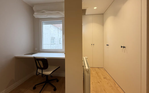 Ref: 46185 . Ático . Terraza . Amueblado