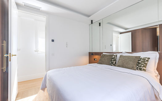 Ref: 46385 . Ático en esquina