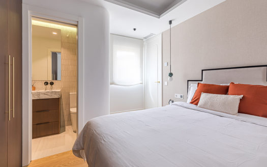 Ref: 46385 . Ático en esquina