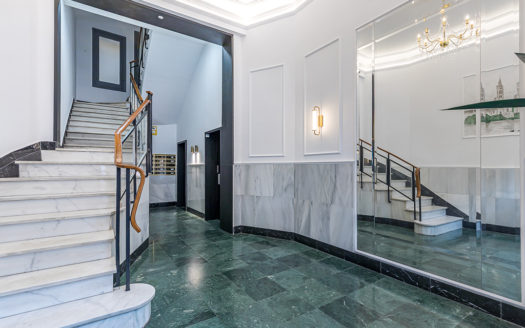 Ref: 46385 . Ático en esquina