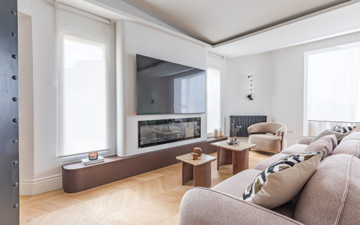 Ref: 46385 . Ático en esquina