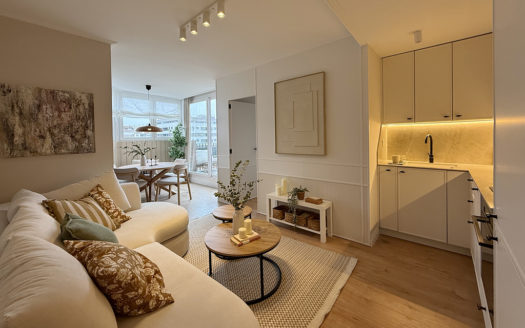 Ref: 46185 . Ático . Terraza . Amueblado