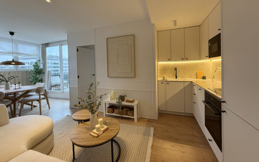 Ref: 46185 . Ático . Terraza . Amueblado