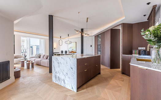 Ref: 46385 . Ático en esquina