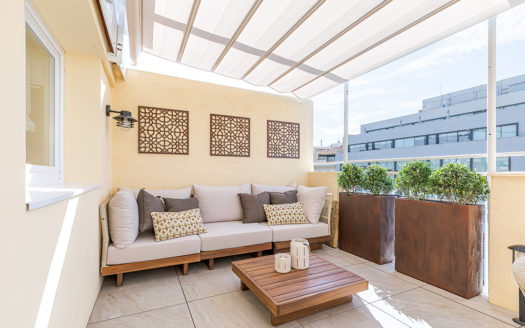 Ref: 46385 . Ático en esquina