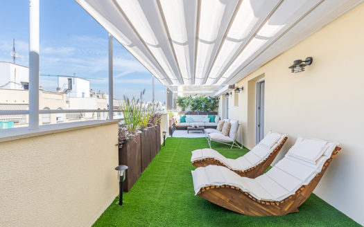 Ref: 46385 . Ático en esquina