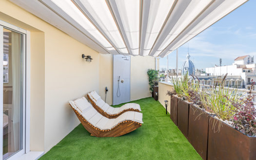 Ref: 46385 . Ático en esquina