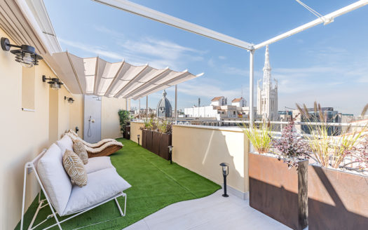 Ref: 46385 . Ático en esquina