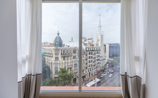 Ref: 46385 . Ático en esquina