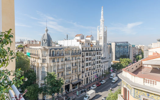 Ref: 46385 . Ático en esquina