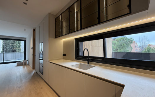 Ref: 46497 . Terraza, Trastero y 2 Plazas de Garaje