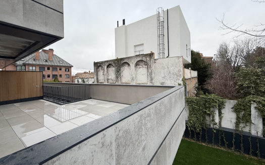 Ref: 46511 . 72 m2 de Terraza