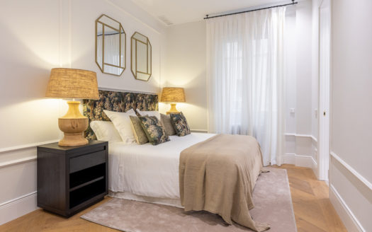 Ref: 46933 . Vistas a la embajada italiana