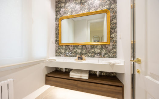 Ref: 46933 . Vistas a la embajada italiana