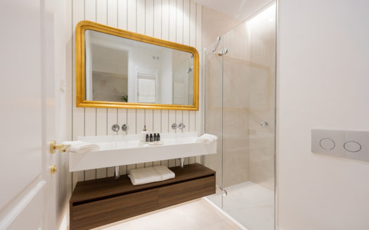 Ref: 46933 . Vistas a la embajada italiana