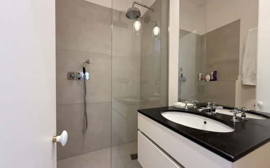 Ref: 46937 . Bajo con patio privado