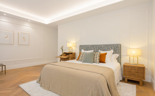 Ref: 46933 . Vistas a la embajada italiana