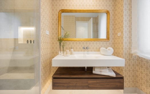 Ref: 46933 . Vistas a la embajada italiana