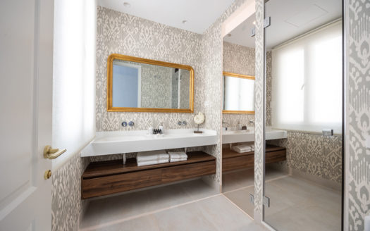 Ref: 46933 . Vistas a la embajada italiana