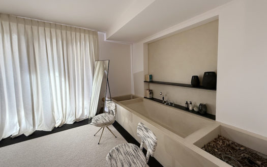 Ref: 46937 . Bajo con patio privado