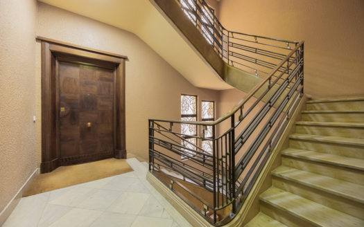 Ref: 46933 . Vistas a la embajada italiana