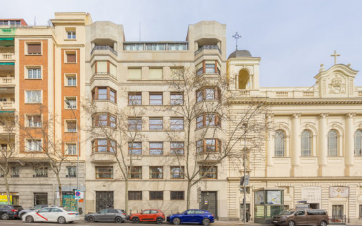 Ref: 46933 . Vistas a la embajada italiana