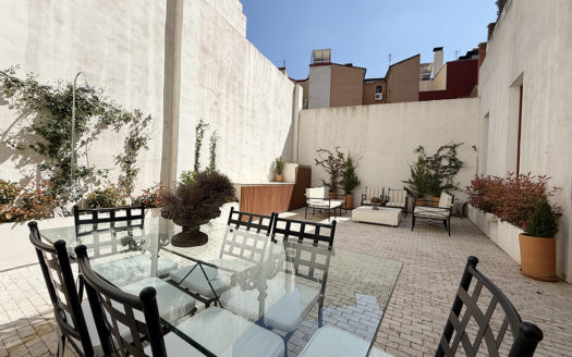 Ref: 46937 . Bajo con patio privado