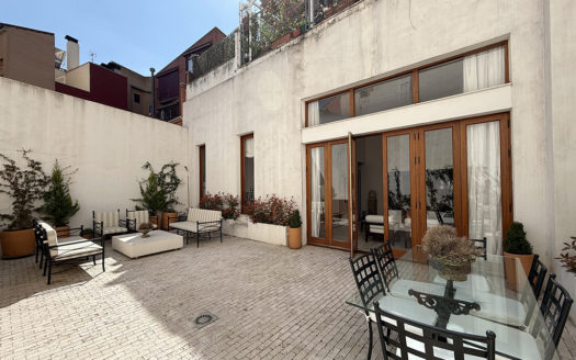 Ref: 46937 . Bajo con patio privado