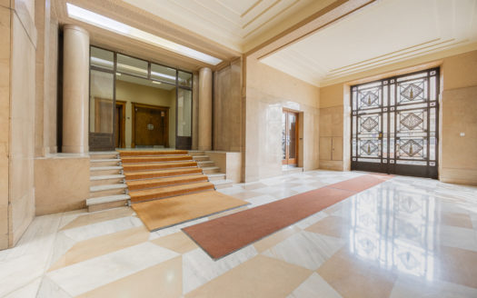 Ref: 46933 . Vistas a la embajada italiana