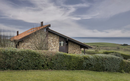 Ref: 47119 . Chalet único en SANTANDER