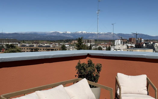 Ref: 47038 . Ático con vistas a la Sierra