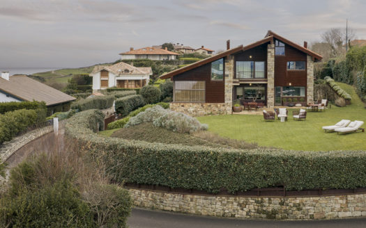 Ref: 47119 . Chalet único en SANTANDER