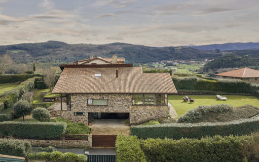 Ref: 47119 . Chalet único en SANTANDER