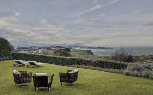 Ref: 47119 . Chalet único en SANTANDER