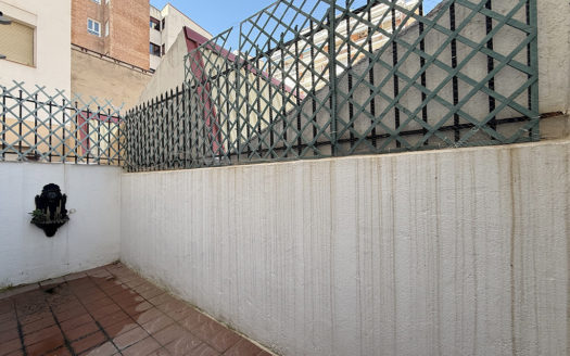 Ref: 47462 . Bajo con 2 patios privados