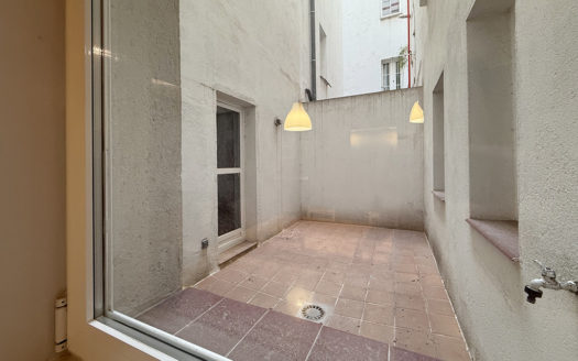 Ref: 47462 . Bajo con 2 patios privados
