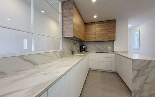 Ref: 47750 . Terraza . Luminoso