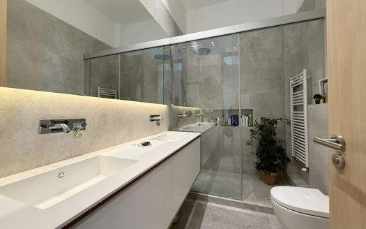 Ref: 48052 . Dos apartamentos independientes
