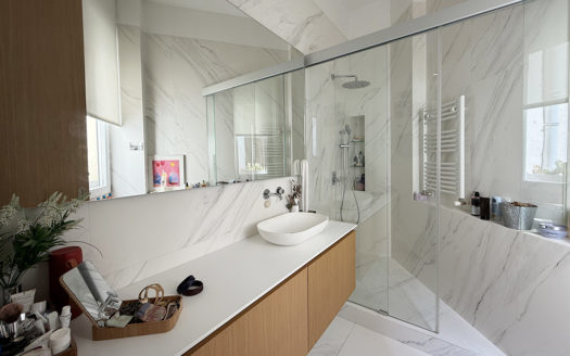 Ref: 48052 . Dos apartamentos independientes